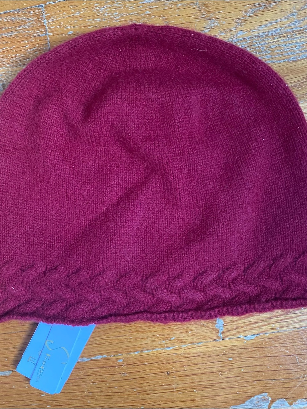 NWT 100% Cashmere Women’s Cable-Trim Knit Beanie